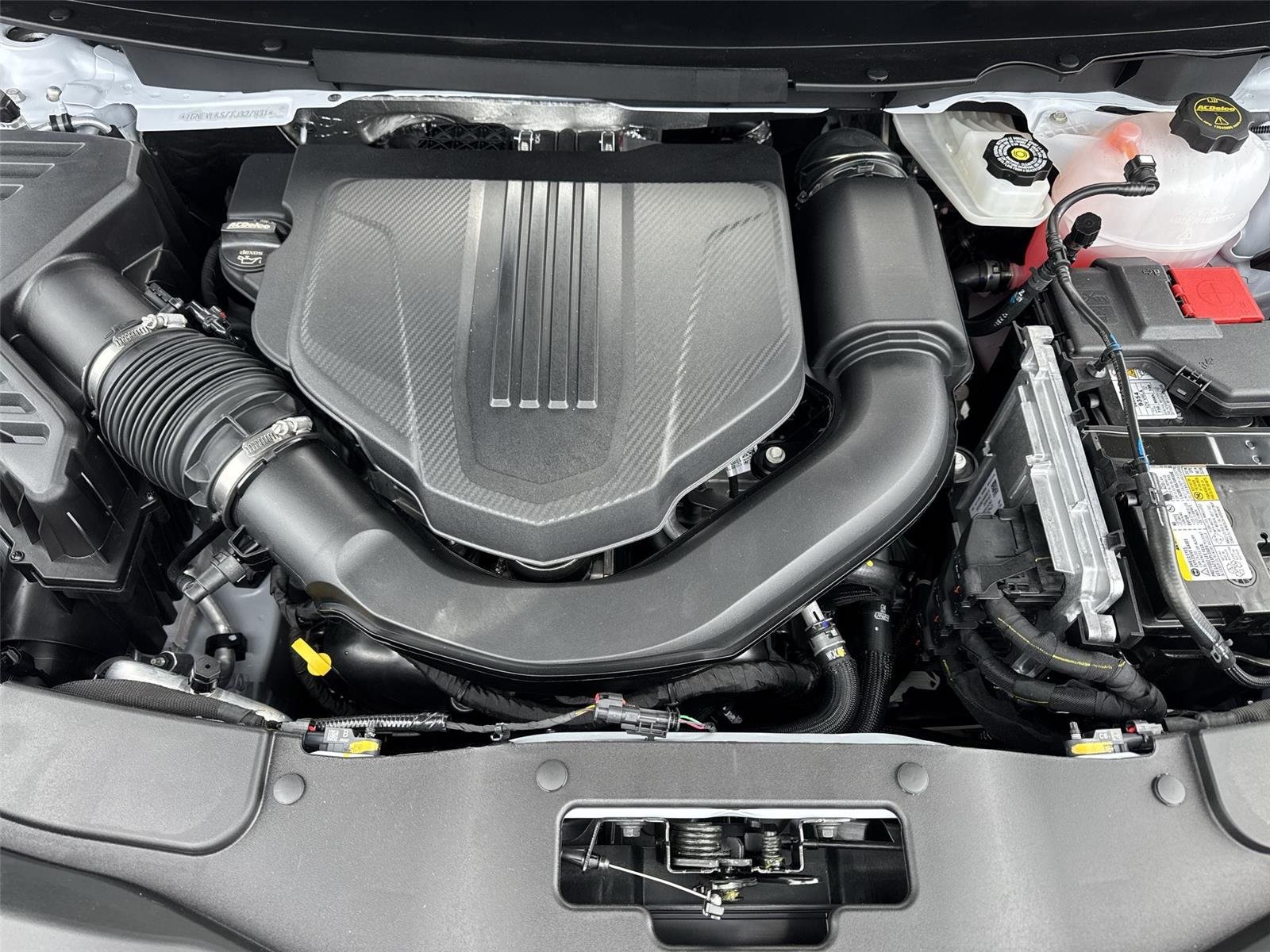 New 2026 Polar White Tricoat Chevrolet RS image 38