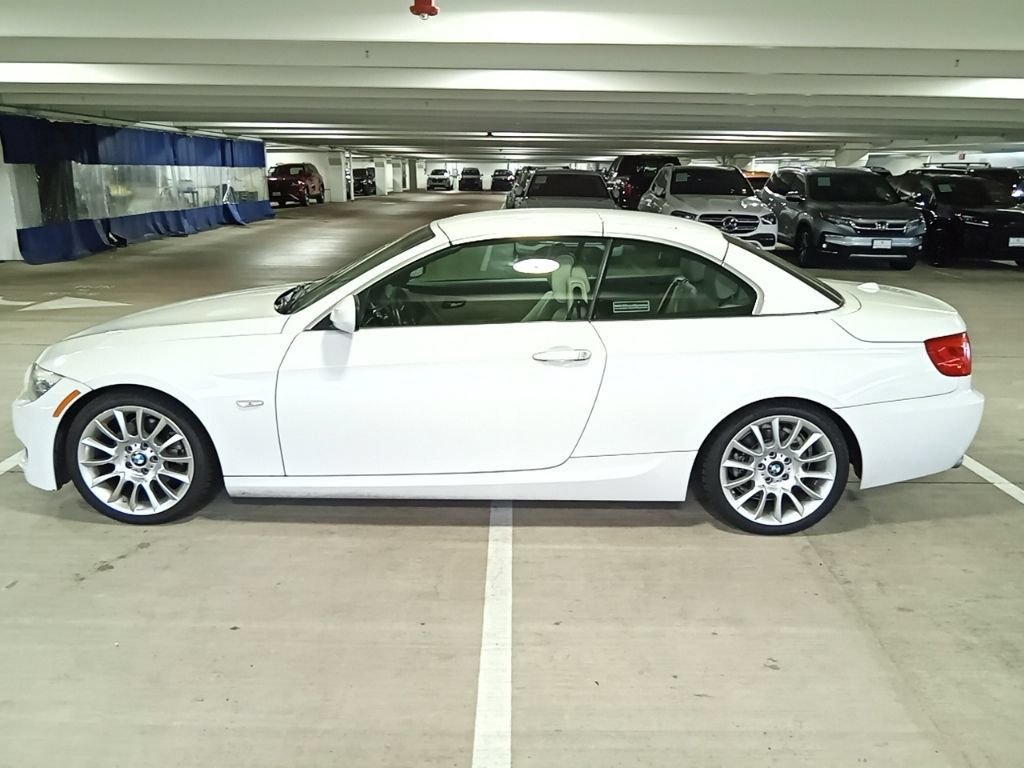Used 2012 Alpine White BMW 328i image 8
