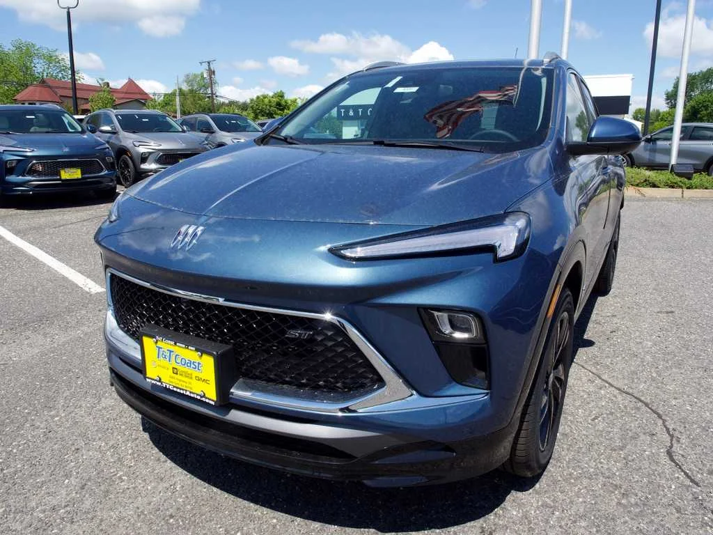 2026 Buick Encore GX Sport Touring AWD's photo