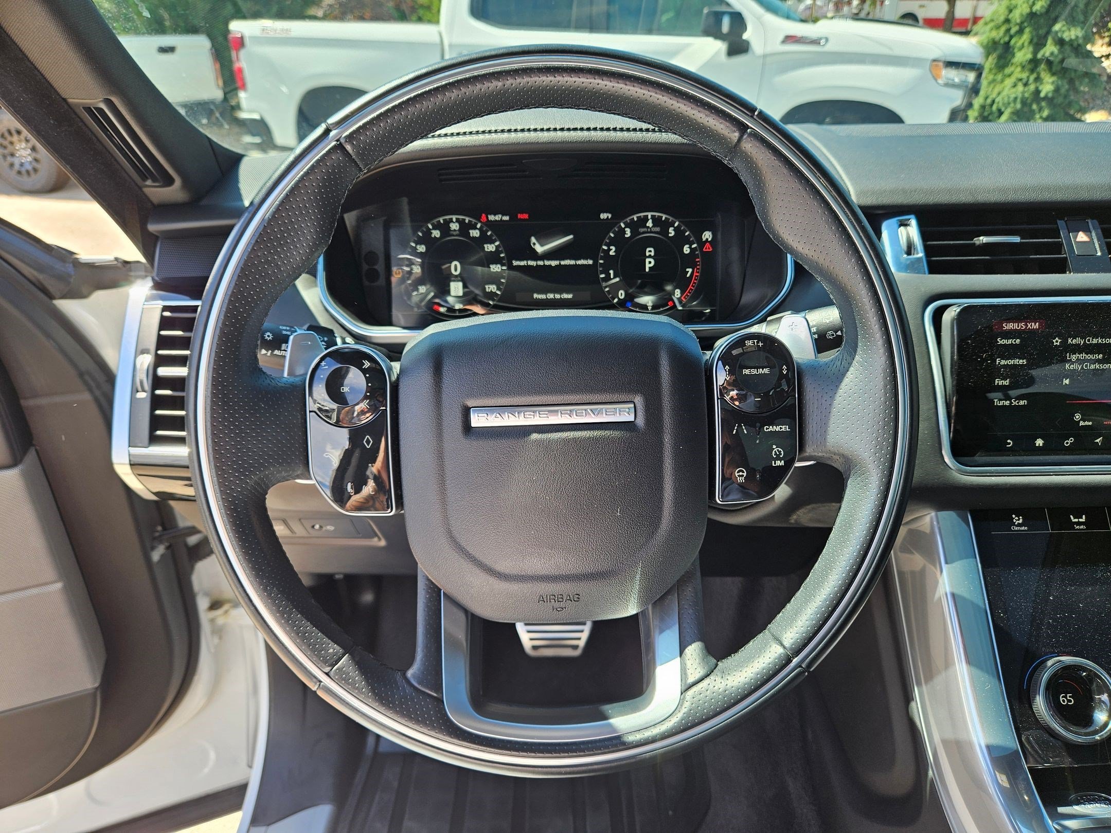 Used 2022 White Land Rover HSE Dynamic image 16