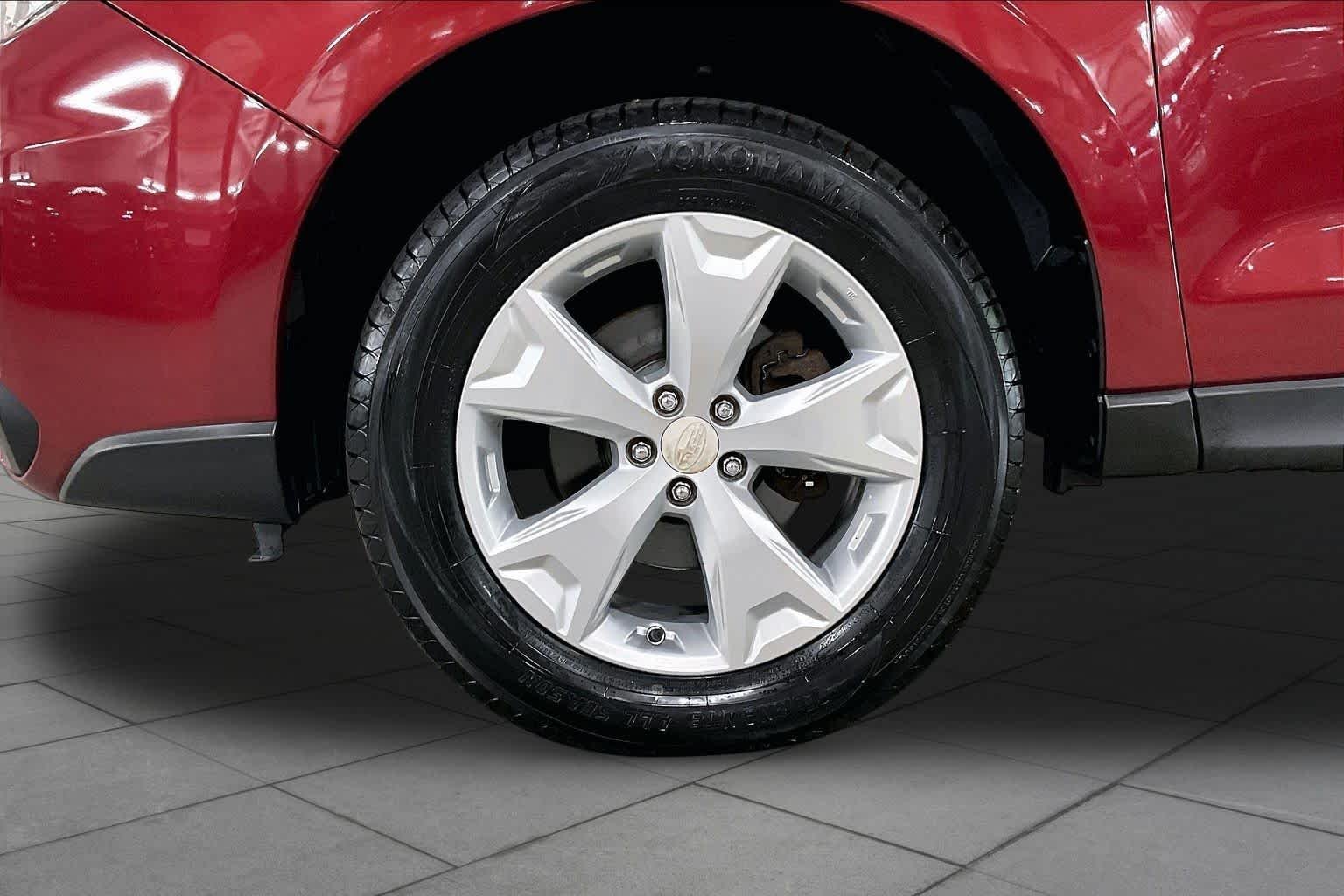 Used 2016 Venetian Red Pearl Subaru 2.5i Limited image 11
