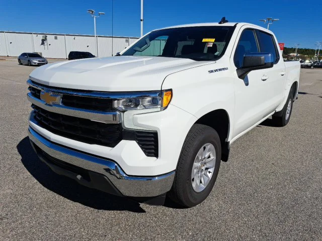 Used 2026 White Chevrolet LT image 3