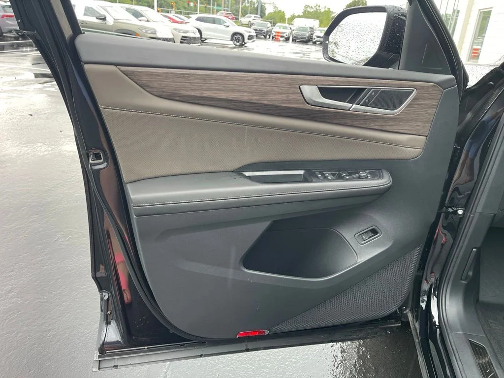 New 2026 Deep Black Pearl Volkswagen SEL image 19