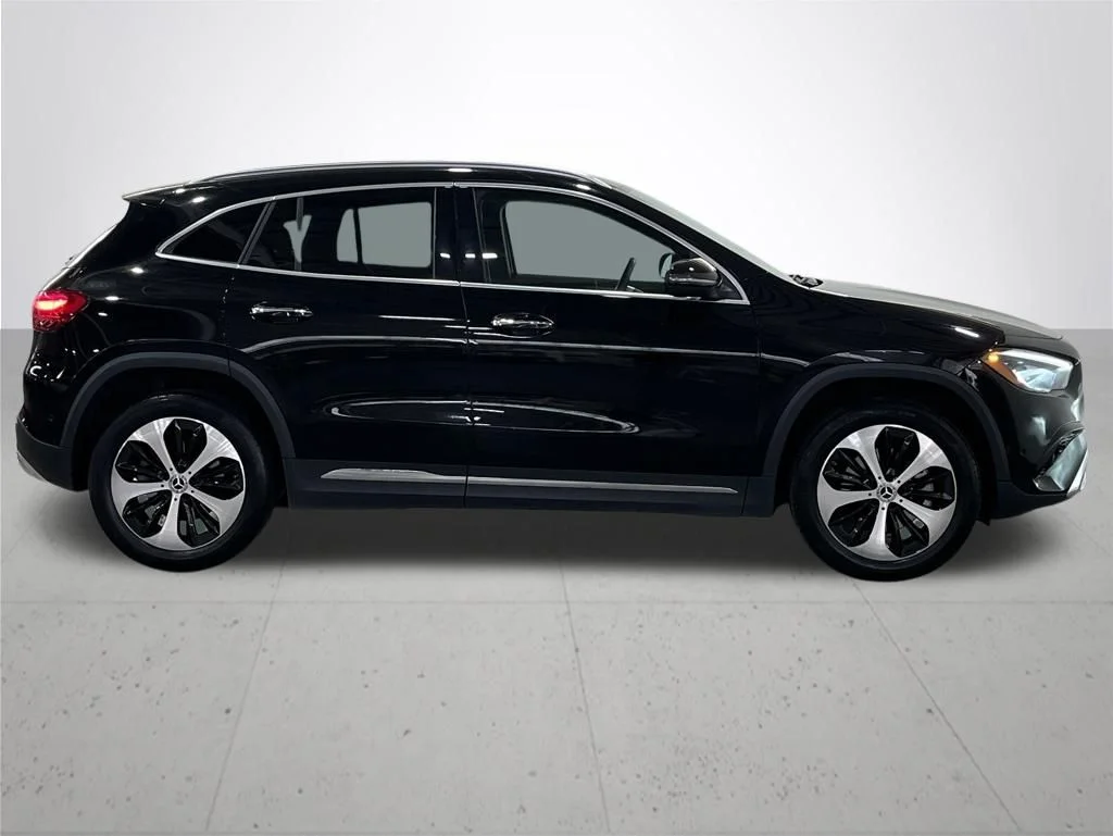 Used 2025 Black Mercedes-Benz GLA 250 image 9