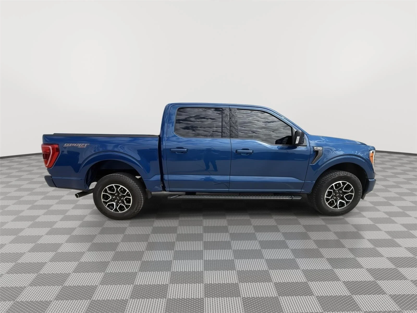 Certified Used 2023 Atlas Blue Ford XLT image 7
