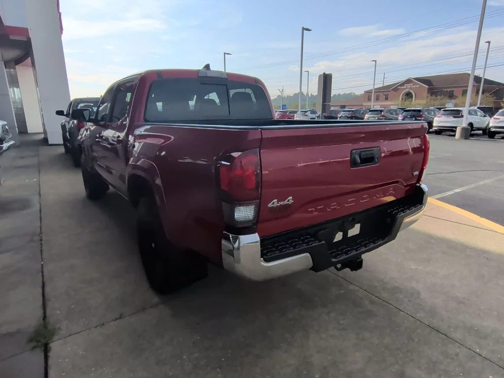 Used 2019 Red Toyota SR5 image 6