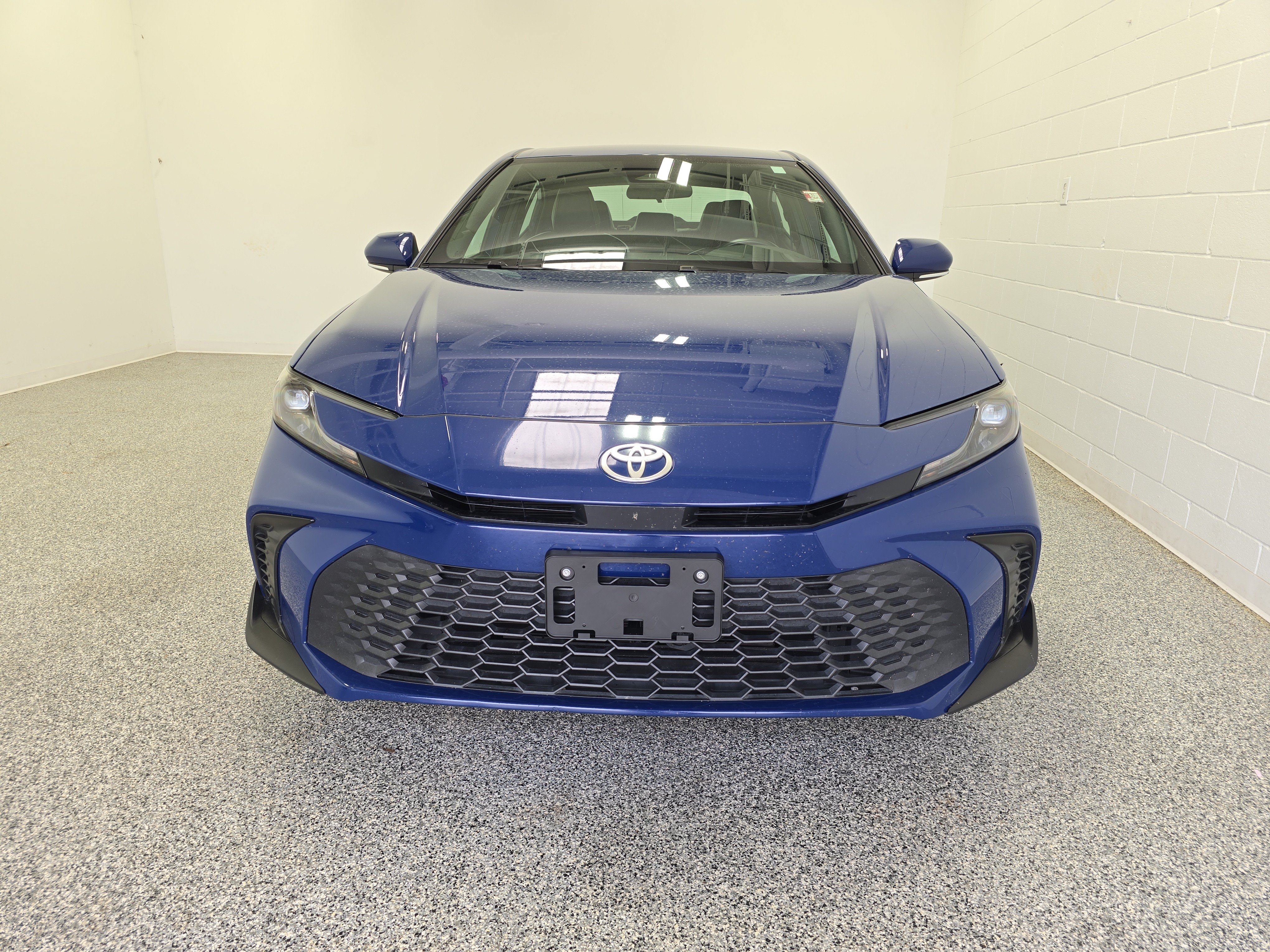 Used 2025 blue Toyota SE image 3