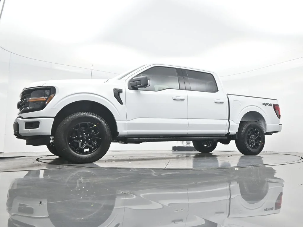 New 2026 Oxford White Ford XLT image 31