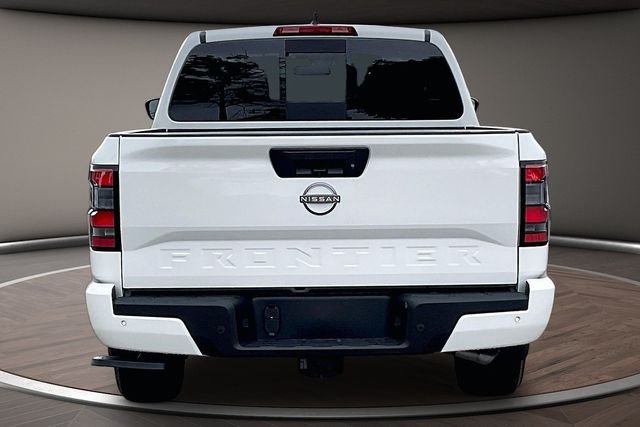 New 2026 Glacier White Nissan Crew Cab SV image 4