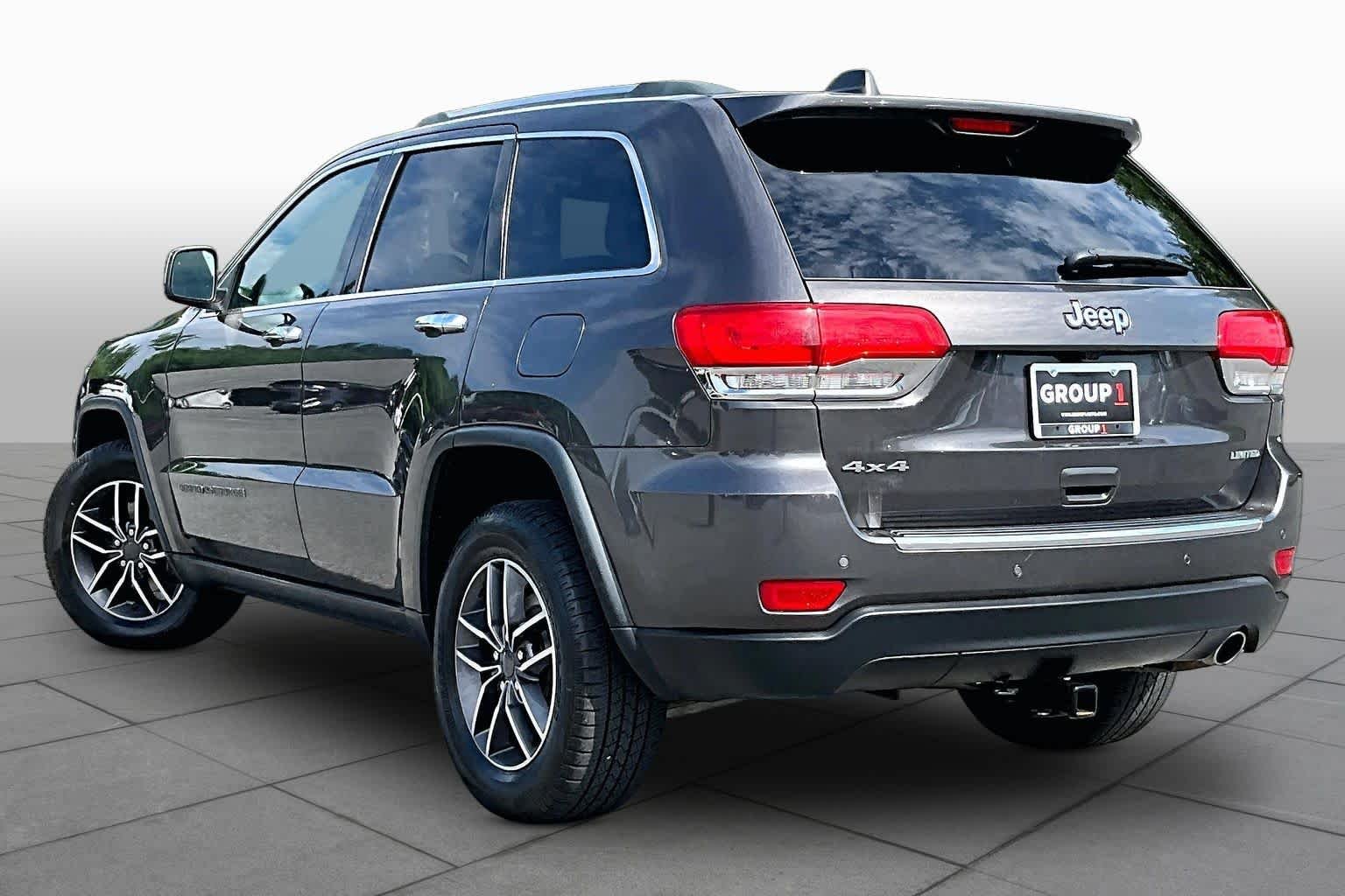 Used 2019 Granite Crystal Metallic Clearcoat Jeep Limited image 12