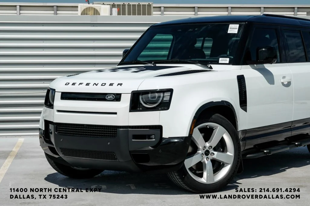 New 2026 Fuji White Land Rover X-Dynamic SE image 3