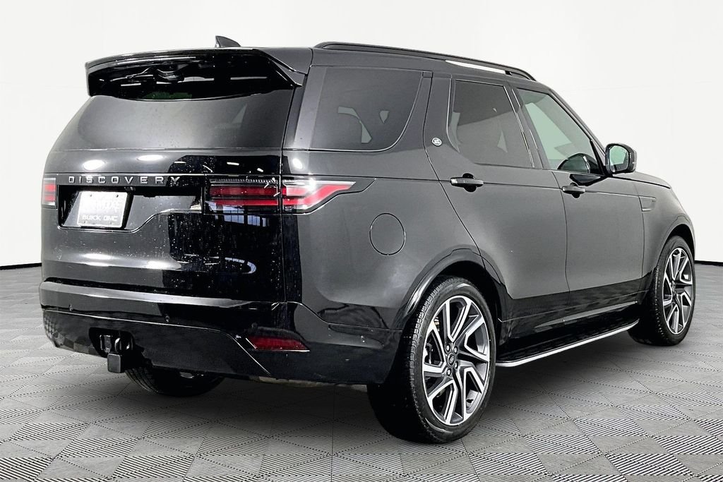 Used 2024 Black Land Rover Dynamic SE image 6