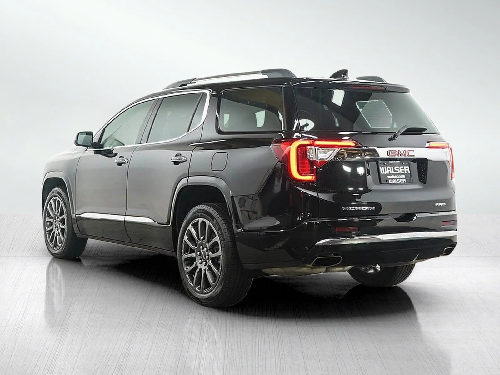 Used 2023 EBONY TWILIGHT METALLIC GMC Denali image 3