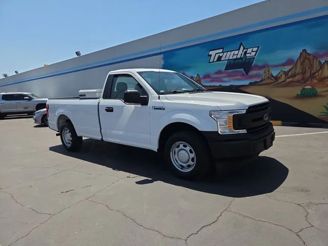 Used 2018 White Ford XL image 1