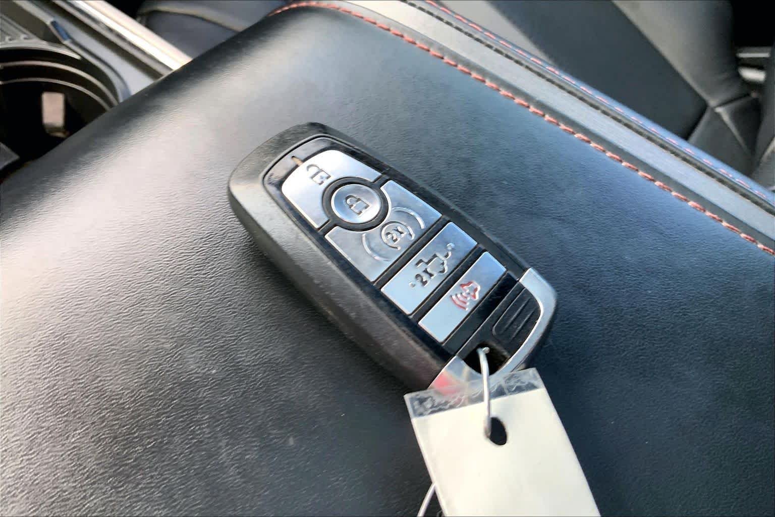 Used 2018 Ingot Silver Metallic Ford Platinum image 15