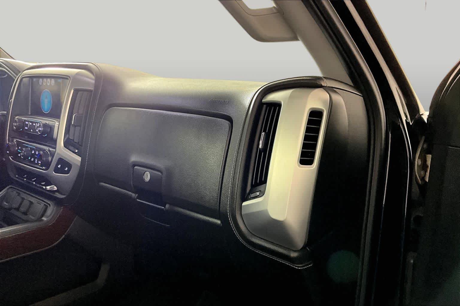 Used 2018 Onyx Black GMC SLT image 17