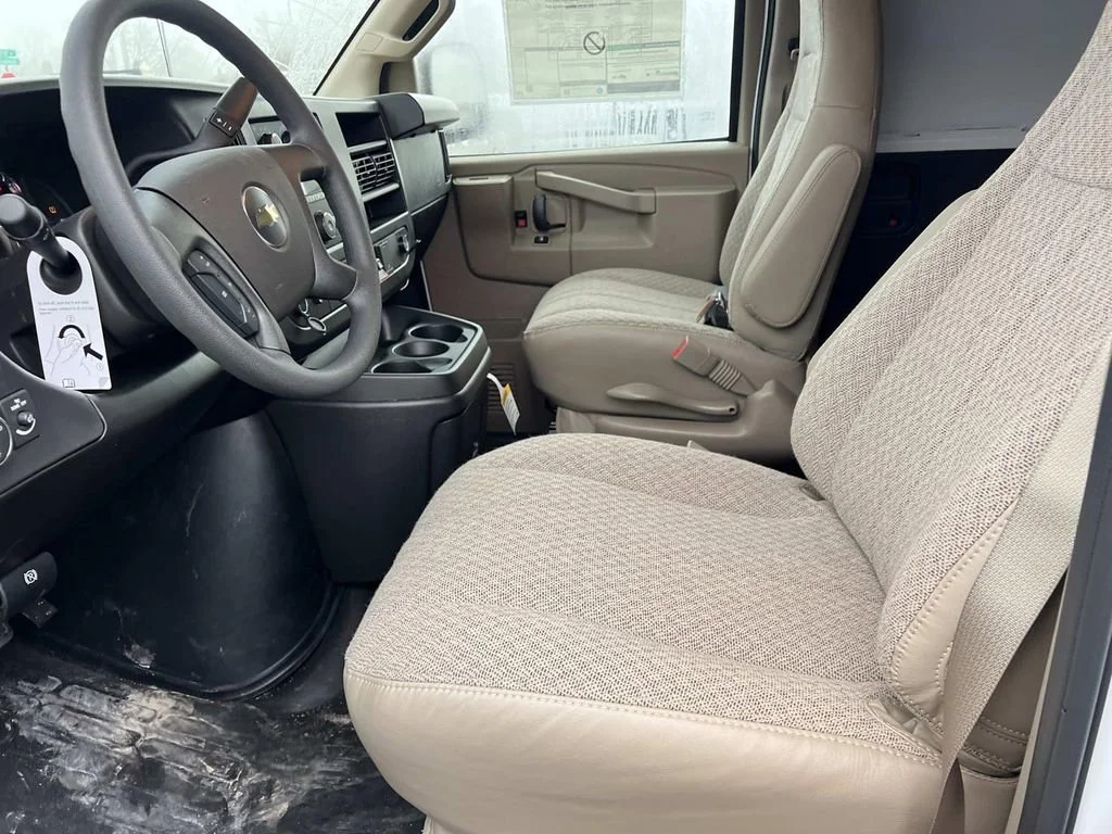 2025 Chevrolet Express Cargo Work Van - Photo 13