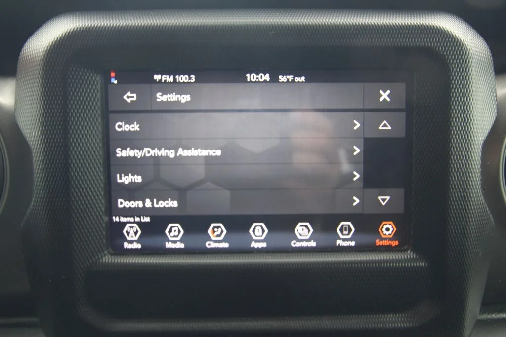Used 2022 Green Jeep Sport image 33