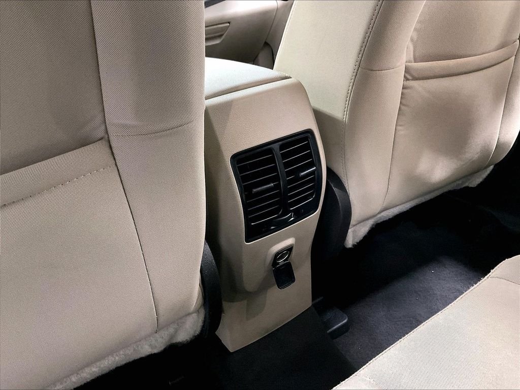 Used 2018 Black Ford SE image 29