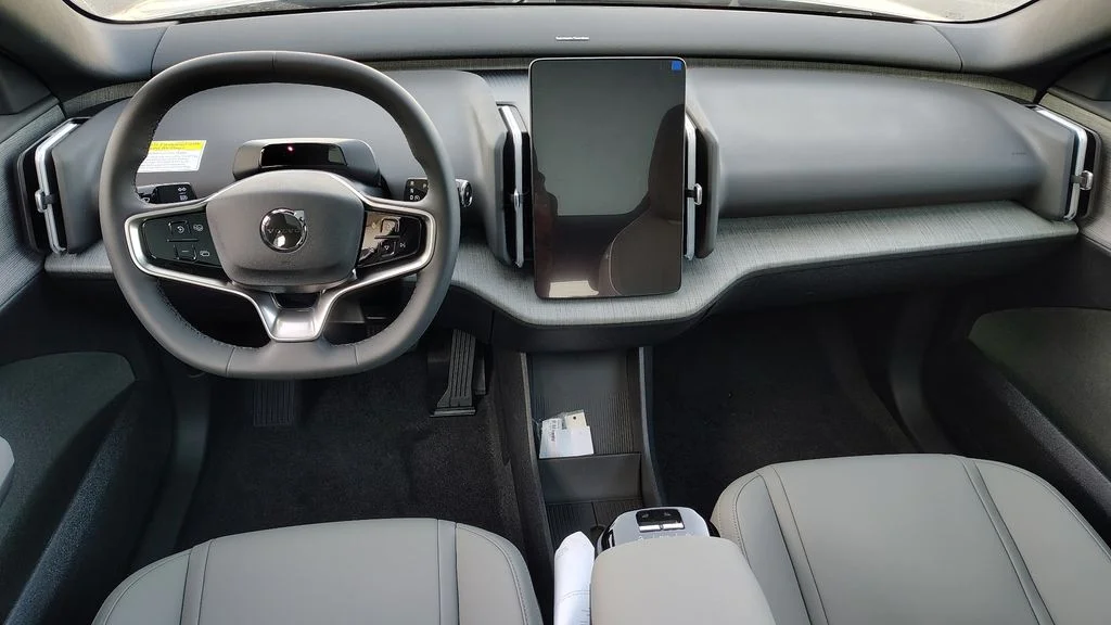 2026 Volvo EX30 Plus - Photo 9