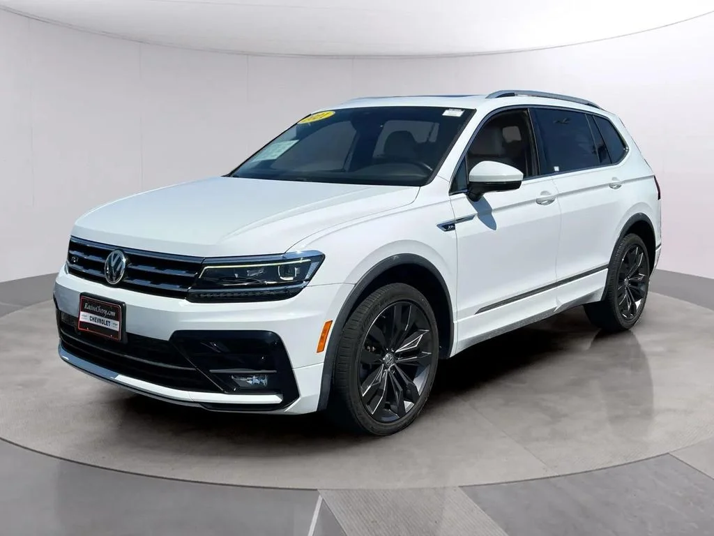 Used 2021 Pure White Volkswagen 2.0T SEL Premium R-Line image 2