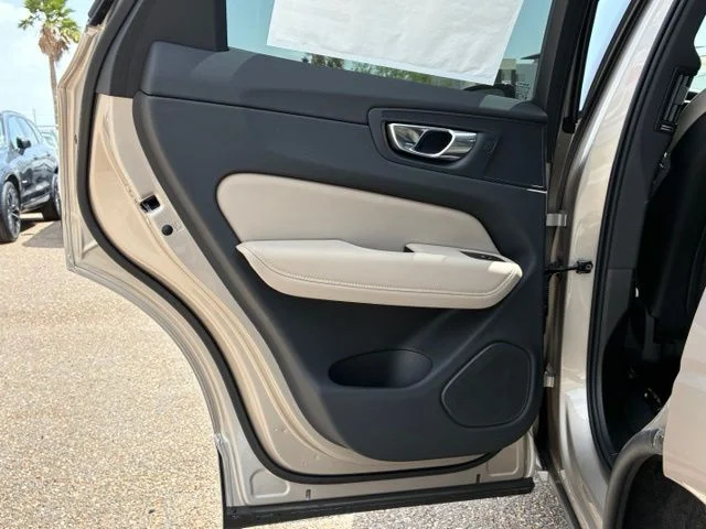 New 2026 Bright Dusk Volvo Plus image 23