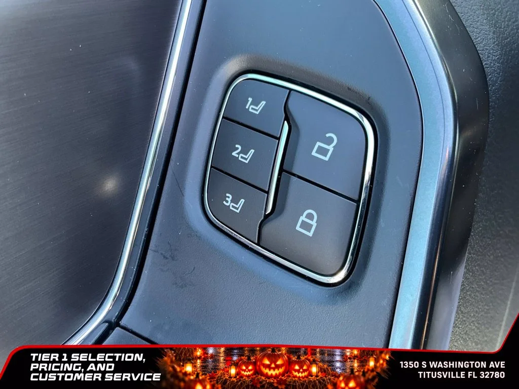 Used 2025 Black Ford Platinum image 26
