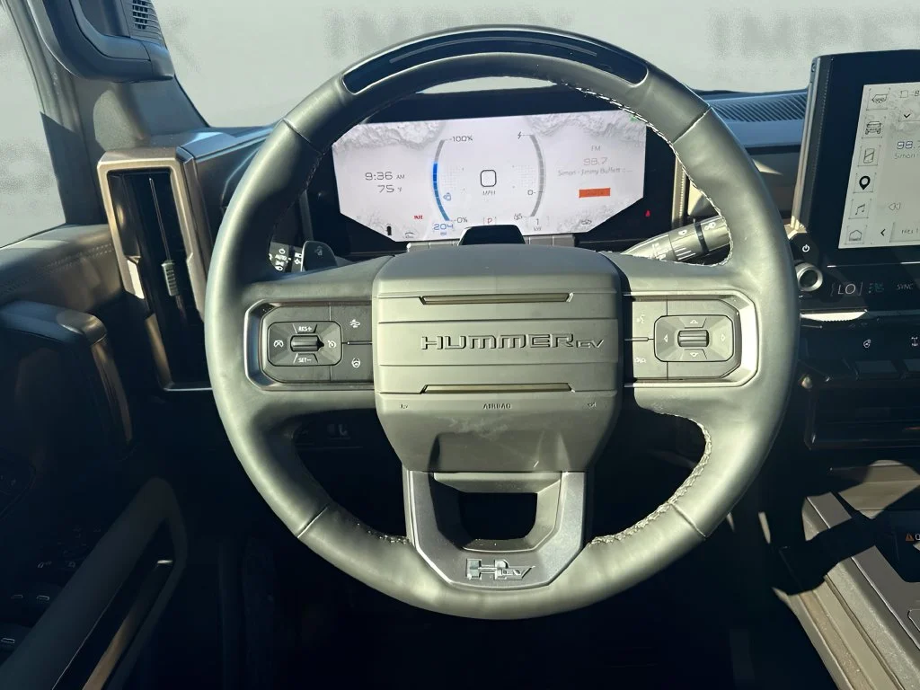 Used 2024 White GMC 2X image 13