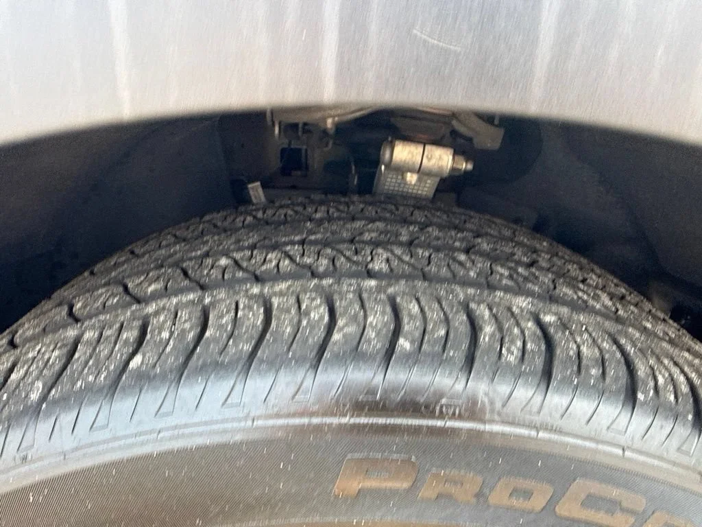 Used 2024  Tesla Long Range image 37