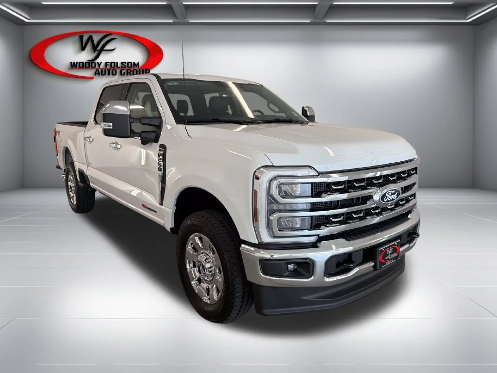 New 2027 Oxford White Ford F-250® Lariat® image 3