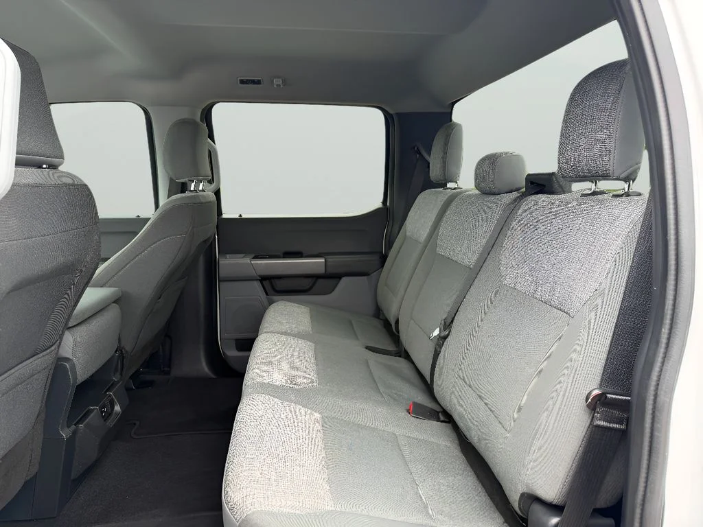 Used 2023 Oxford White Ford XLT image 24