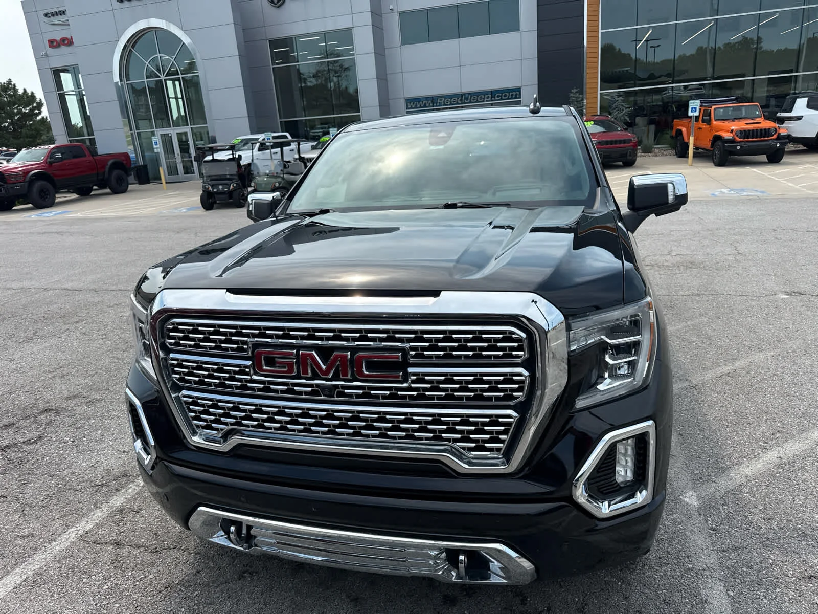 Used 2021 Onyx Black GMC Denali image 2