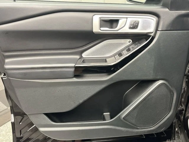 Used 2023 Black Ford Platinum image 10