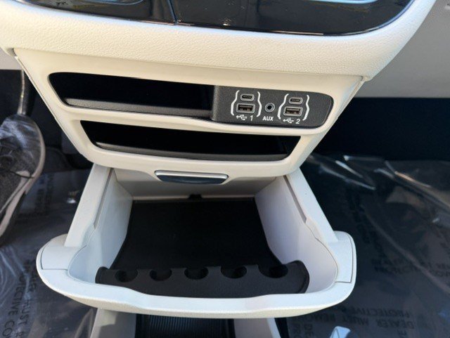 Used 2023 Brilliant Black Crystal Pearlcoat Chrysler Touring L image 20