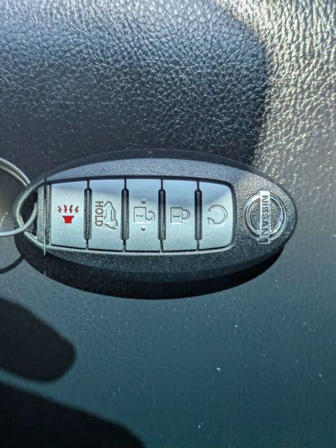 Used 2013 Black Nissan SL image 33