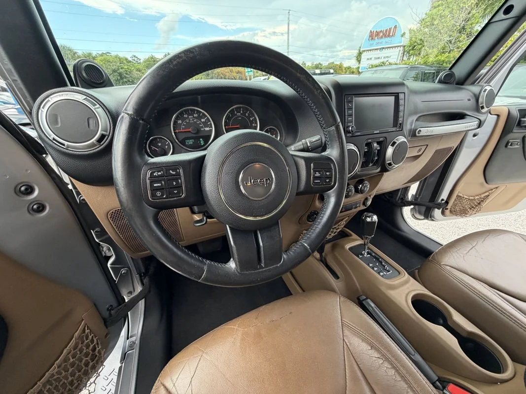 Used 2013  Jeep Sahara image 16