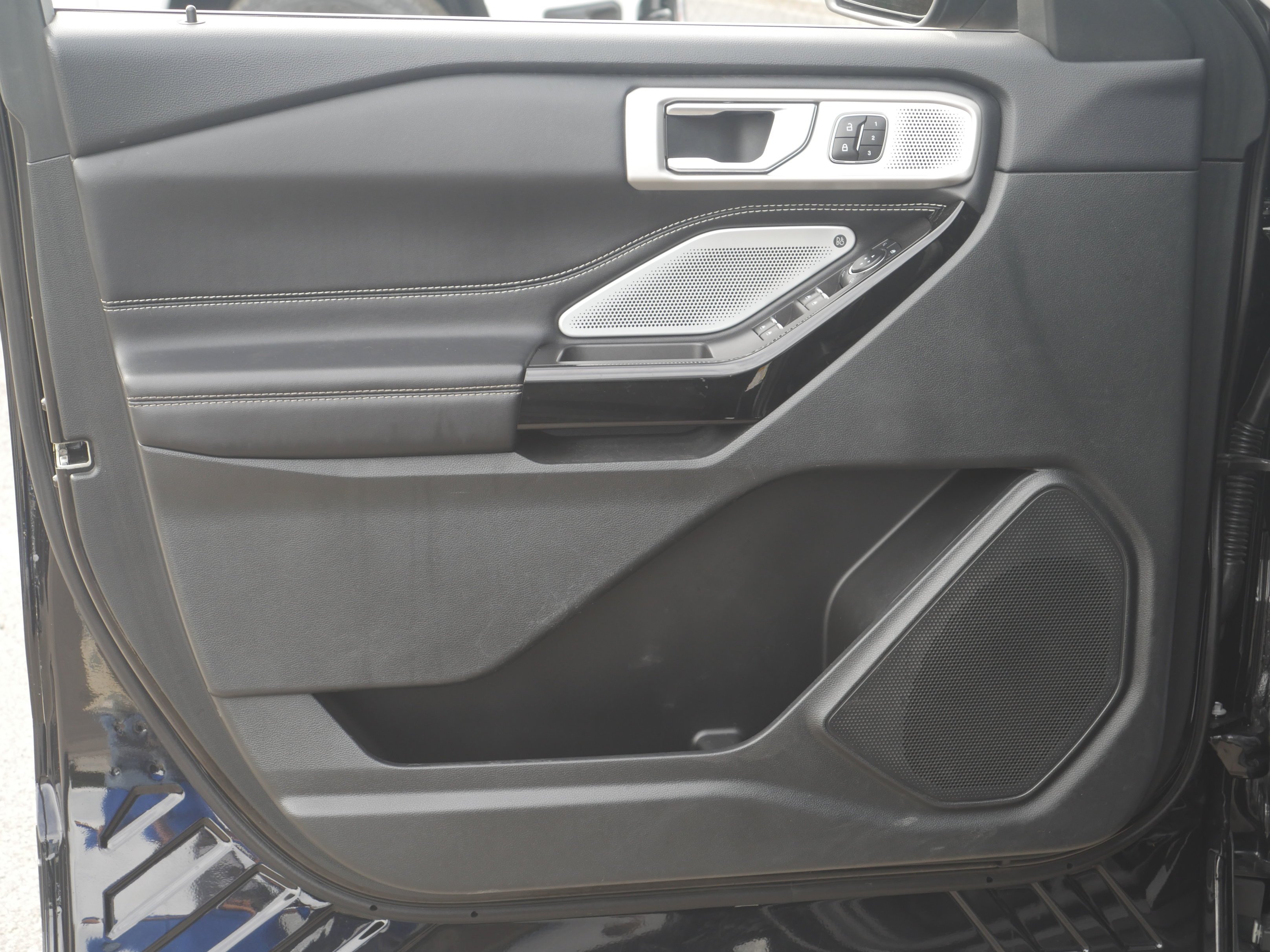 Used 2023 Agate Black Metallic Ford ST image 28