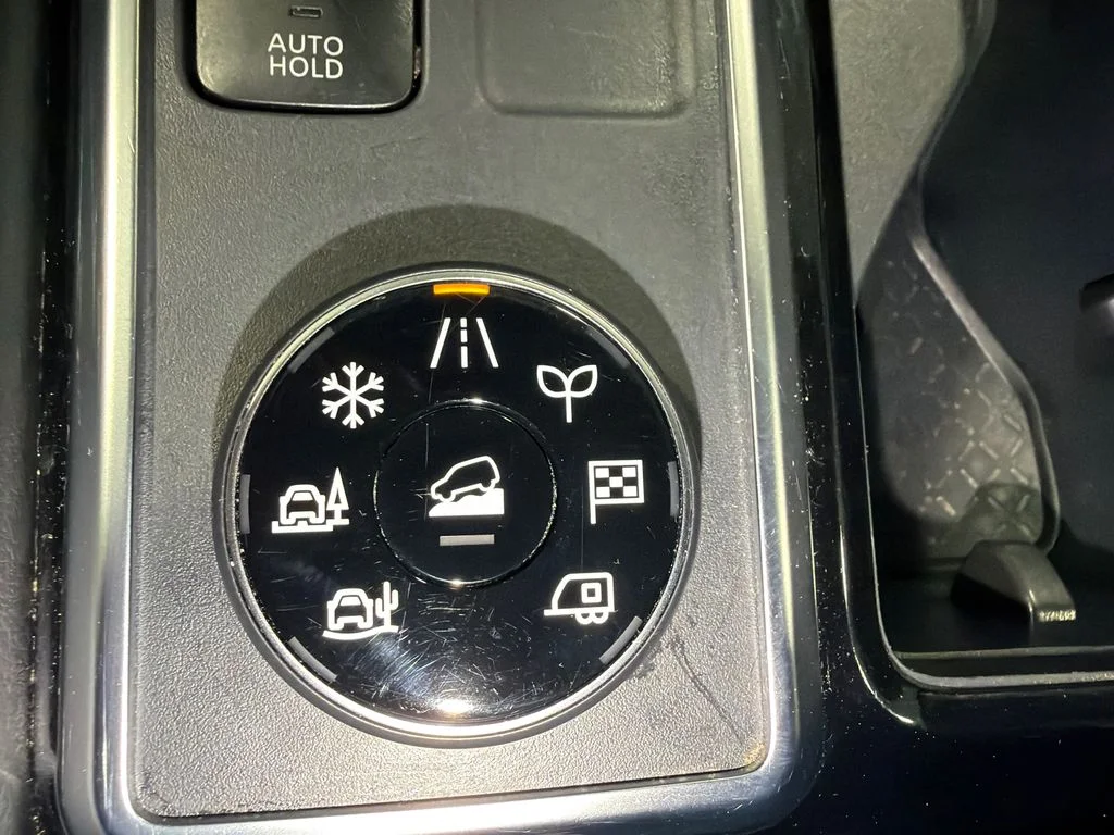Used 2025 Glacier White Nissan SV image 35