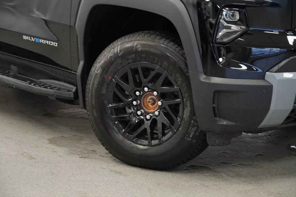 New 2026 Black Chevrolet LT - Extended Range image 9