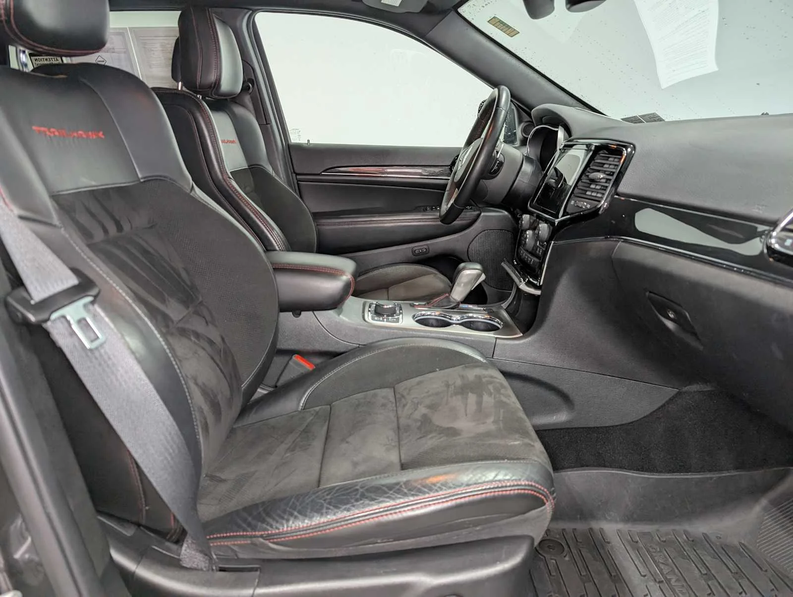 Used 2019 Granite Crystal Metallic Clearcoat Jeep Trailhawk image 43