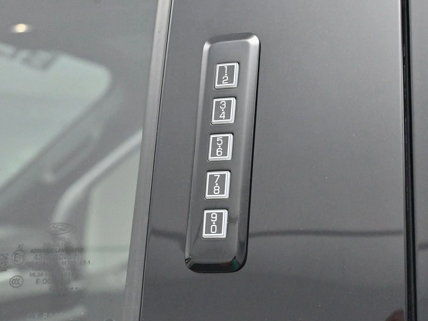 Used 2022 White Ford XL image 10