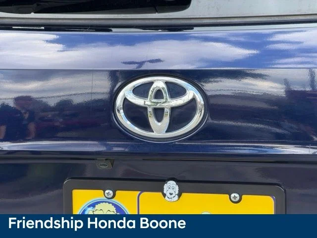 Used 2023 Blue Toyota L image 11