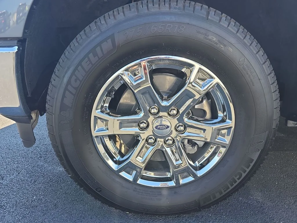 Used 2023 Gray Ford XLT image 10