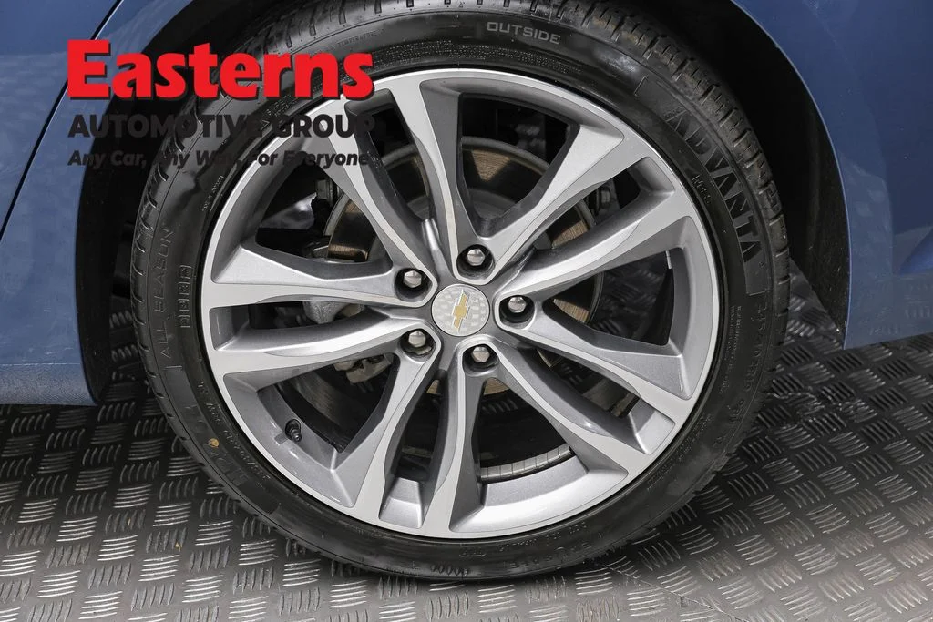 Used 2024 Blue Chevrolet LT image 8