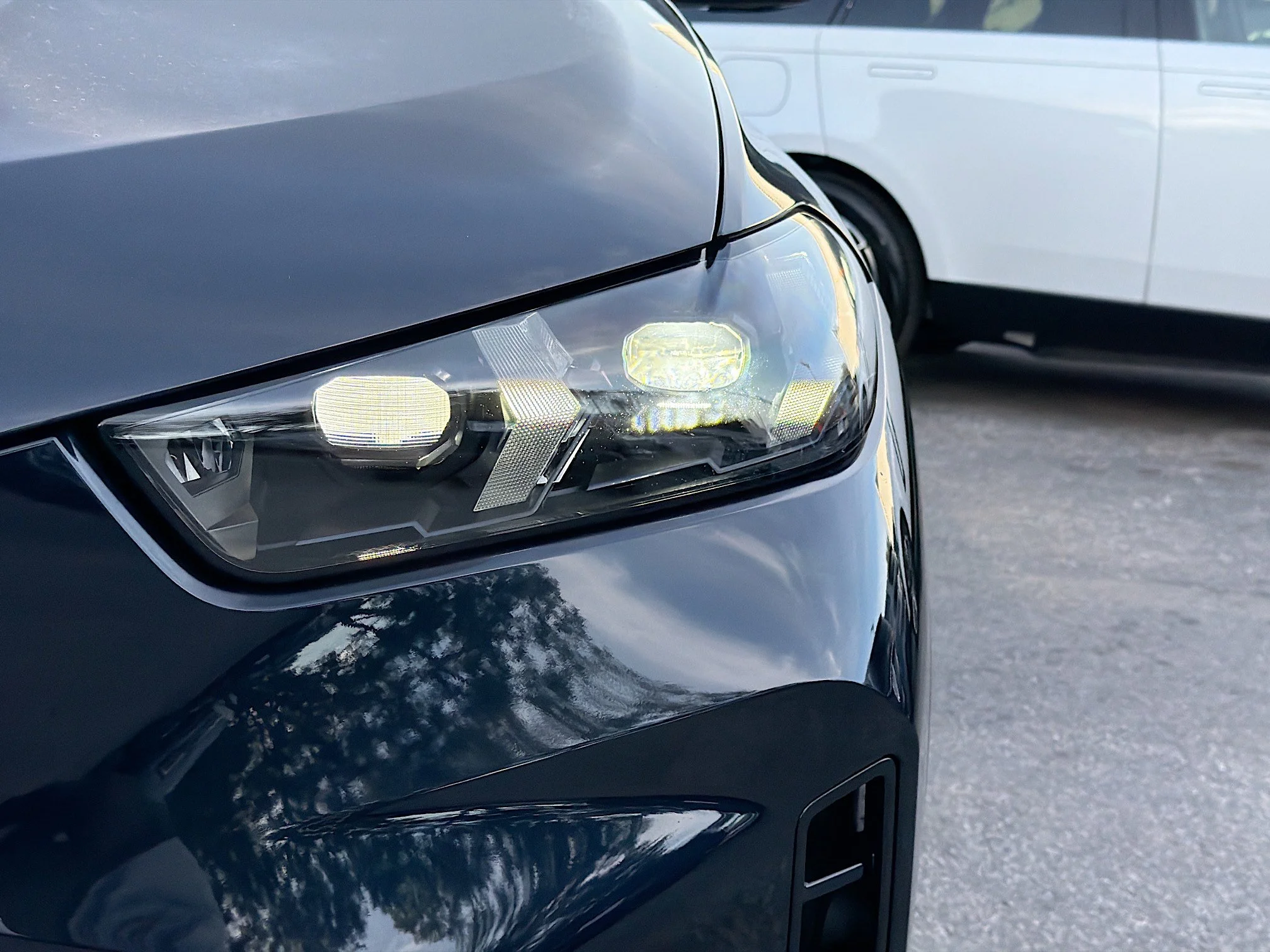 New 2026 Carbon Black Metallic BMW sDrive40i image 9