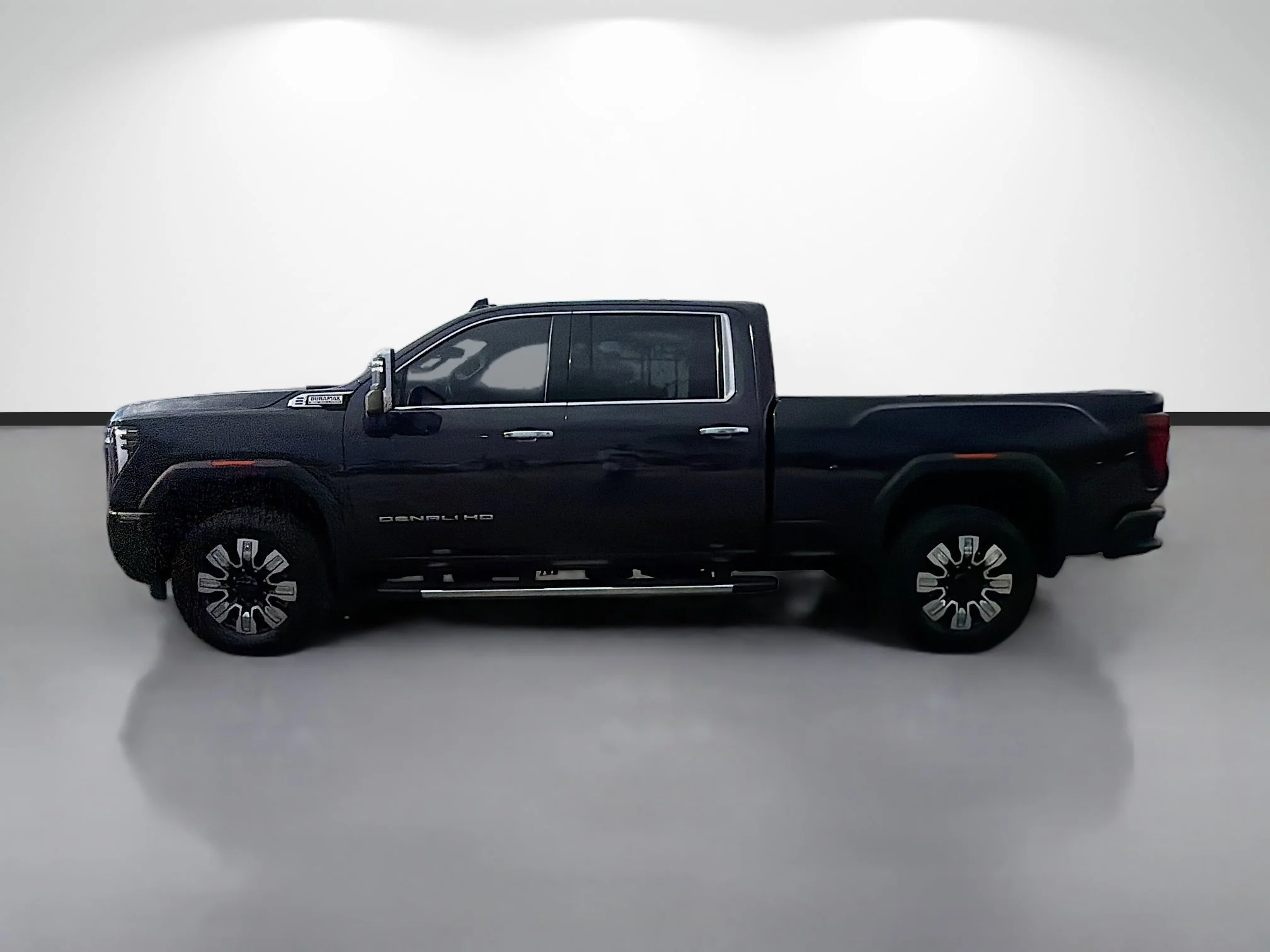 Used 2025 Titanium Rush Metallic GMC Denali image 2