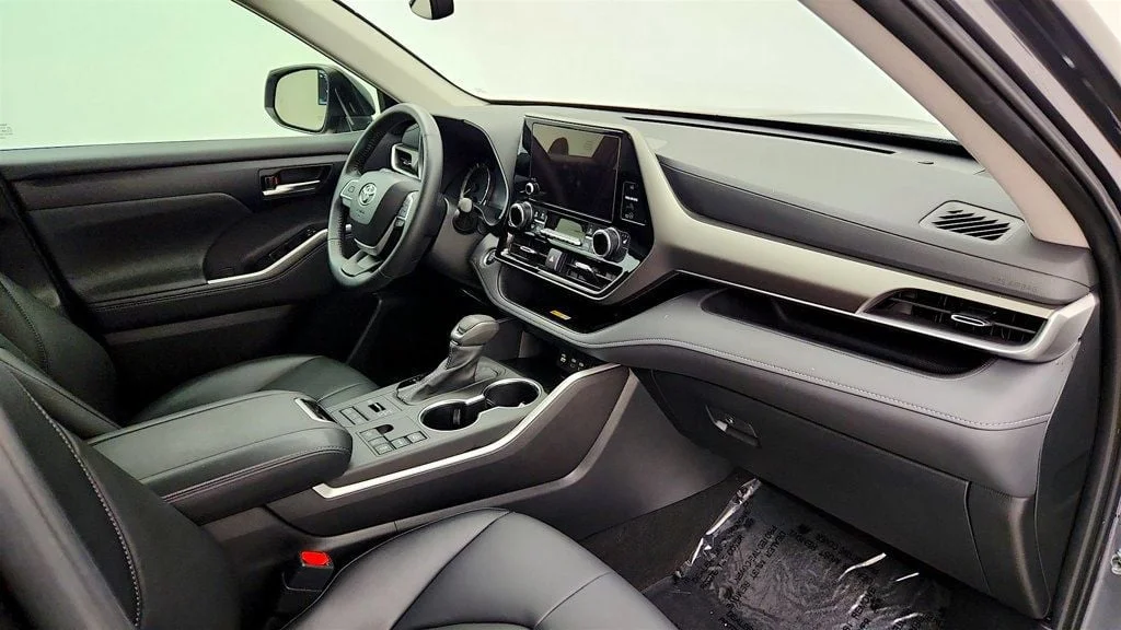 Used 2024 Magnetic Gray Metallic Toyota XLE AWD image 25