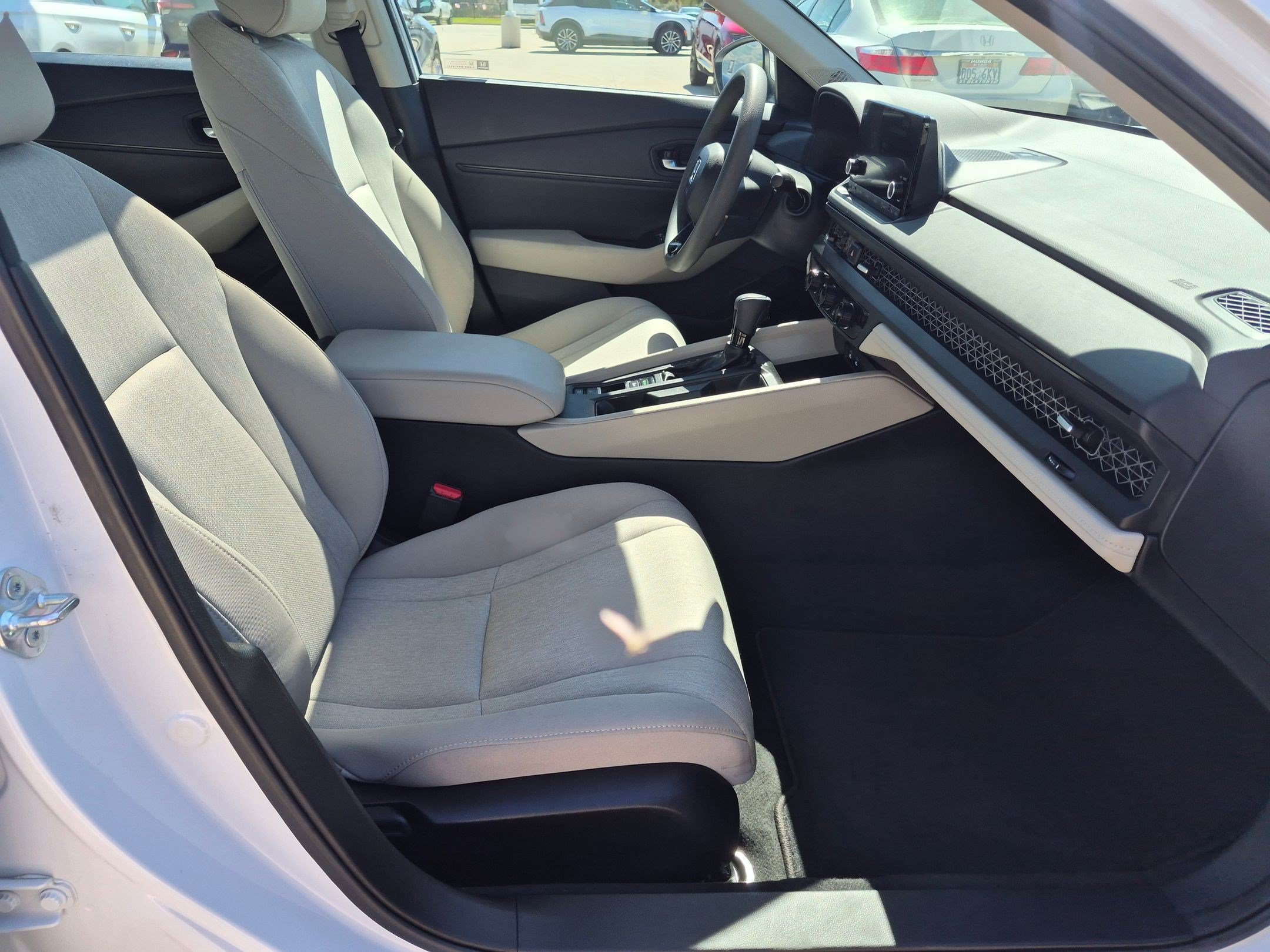 Certified Used 2023 Platinum White Pearl Honda EX image 28