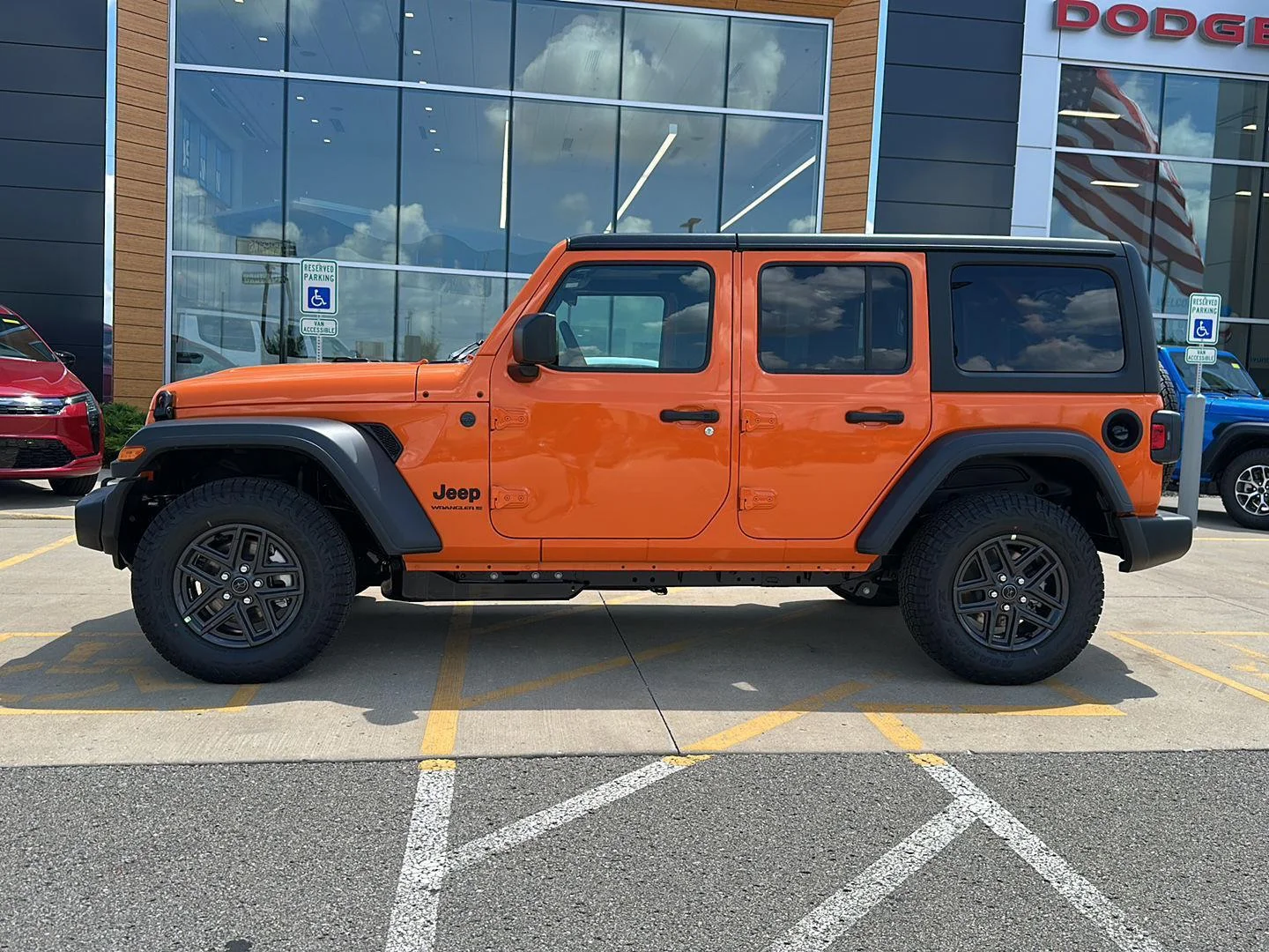 New 2026 Joose Jeep Sport S image 2