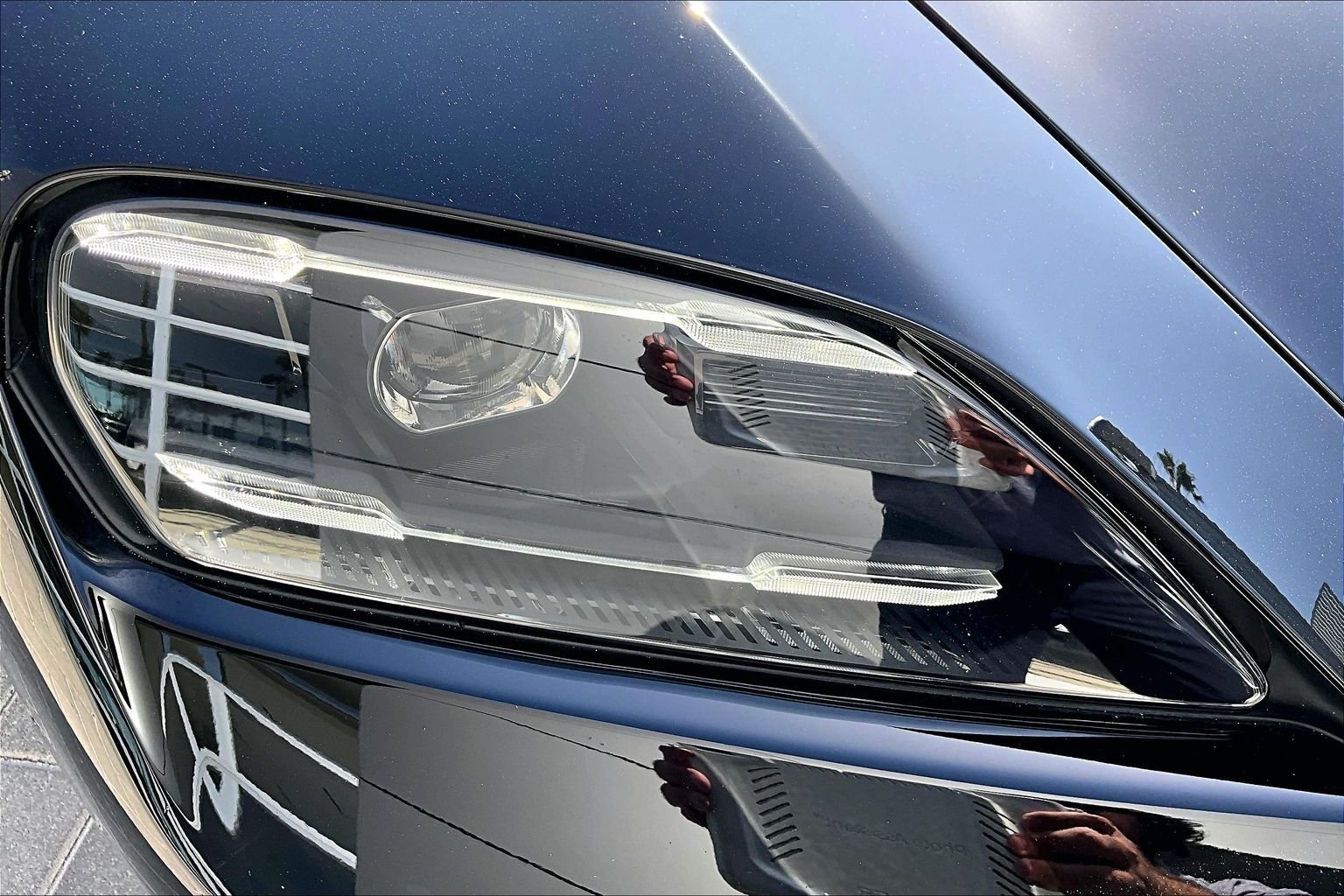 Used 2025  Porsche  image 28